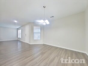 26011 N Sandstone Way in Surprise, AZ - Foto de edificio - Building Photo