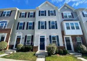 505 Rolling Valley Dr in Fredericksburg, VA - Building Photo