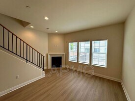 12217 Moorpark St in Los Angeles, CA - Building Photo