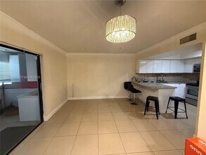 27 Laredo Pl in Davie, FL - Building Photo - Building Photo