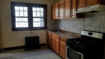 Woodlawn Apartments in Albany, NY - Building Photo