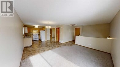 9907 109 Ave in Grande Prairie, AB - Building Photo - Building Photo