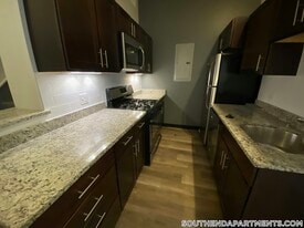 160 E Berkeley St in Boston, MA - Building Photo