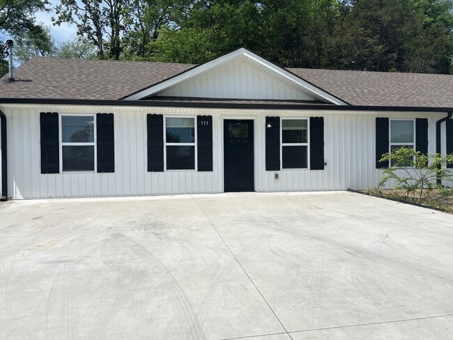 111 West End Ave in Shelbyville, TN - Building Photo - Building Photo