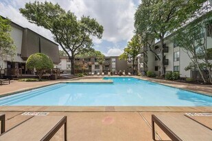 4837 Cedar Springs Rd in Dallas, TX - Building Photo