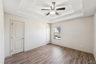 15 Olympia Ave in McAllen, TX - Foto de edificio - Building Photo