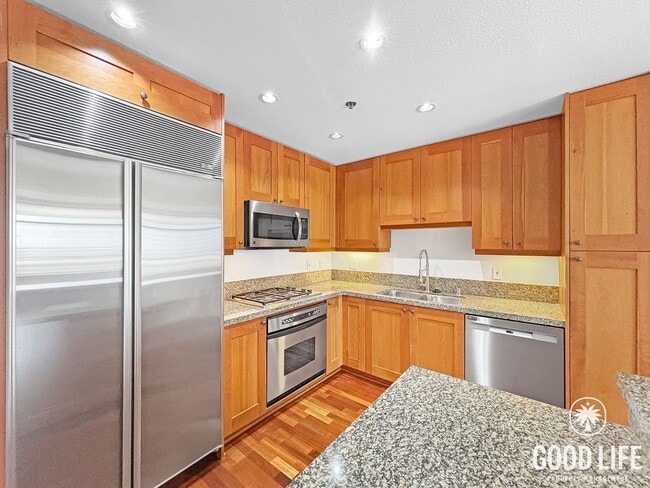 property at 700 W Harbor Dr