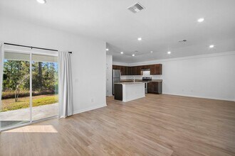 341-343 Reeves St in Lehigh Acres, FL - Building Photo - Building Photo