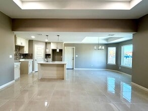 3411 Elmira Ave in McAllen, TX - Foto de edificio - Building Photo