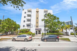 3051 SW 27th Ave in Miami, FL - Building Photo