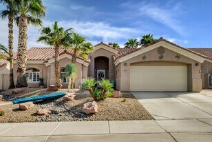 8041 Edward Baher Ave in Las Vegas, NV - Building Photo