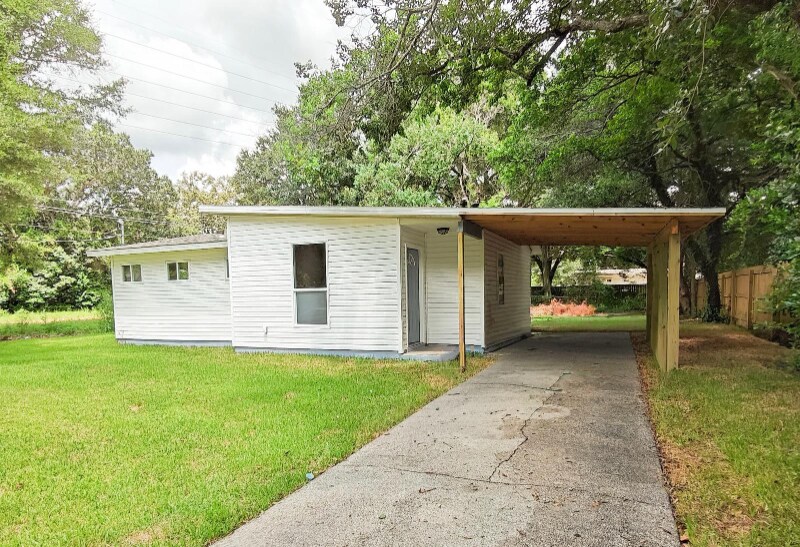 718 E Montclair Rd in Pensacola, FL - Building Photo