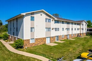 The Ridges in Des Moines, IA - Building Photo