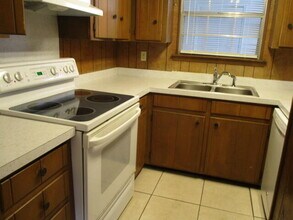106 Valencia Dr in Fort Walton Beach, FL - Building Photo - Building Photo