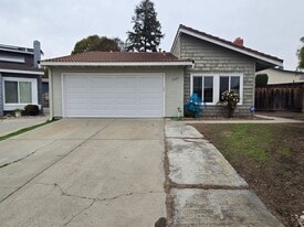 1685 Chesterton Cir in San Jose, CA - Building Photo