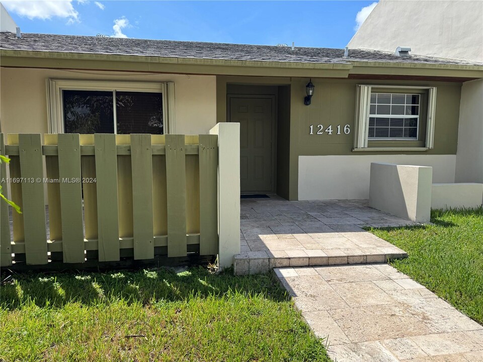 12416 SW 112th Terrace in Miami, FL - Building Photo