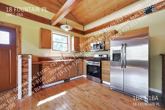 property at 18 Fountain Pl
