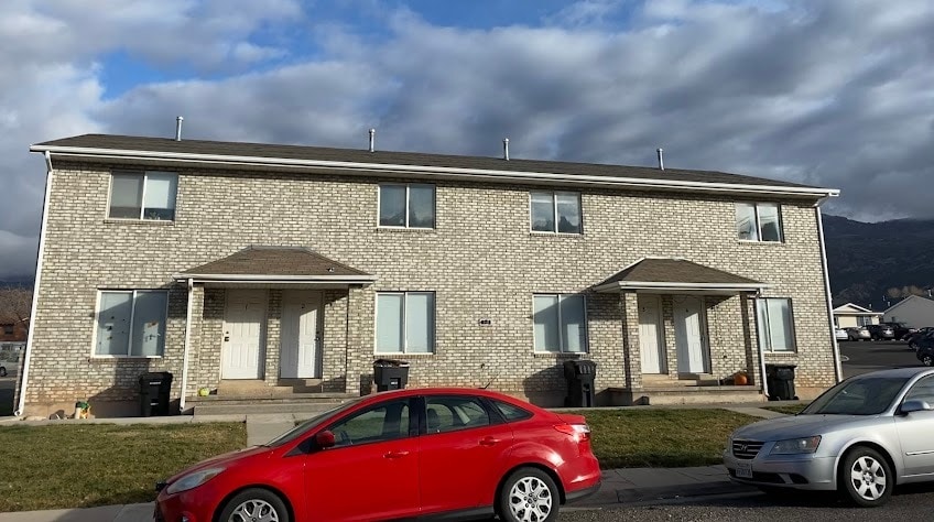 421 S 1275 W in Cedar City, UT - Foto de edificio