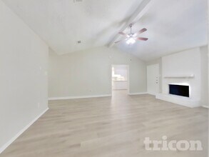 4511 Burkegate Dr in Spring, TX - Building Photo - Building Photo
