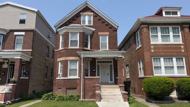 property at 8420 S Manistee Ave