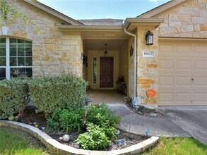18617 Wind Valley Way in Pflugerville, TX - Building Photo - Building Photo