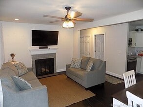 10 Blueberry Ln in New Milford, CT - Building Photo - Building Photo
