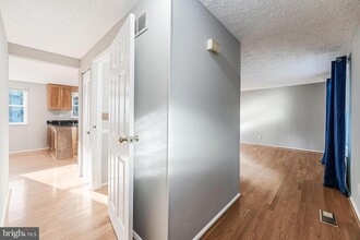 1716 Whitewood Ln in Herndon, VA - Building Photo - Building Photo