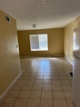 Bonita Apartments- All Bills Paid! in Beaumont, TX - Foto de edificio - Building Photo