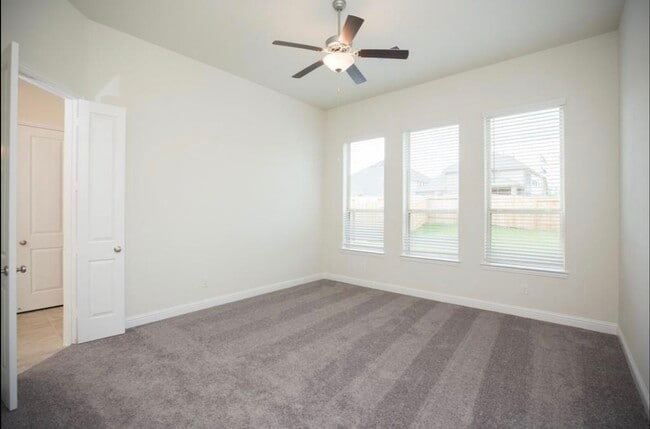 7438 Bethpage Ln
