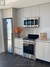 801 The Queensway in Toronto, ON - Building Photo - Building Photo