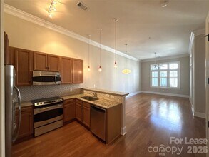 2810 Selwyn Ave in Charlotte, NC - Building Photo - Building Photo