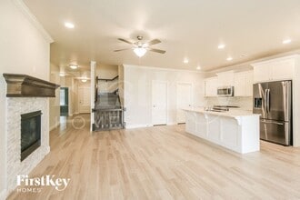 11409 NW 100th Ct in Yukon, OK - Foto de edificio - Building Photo