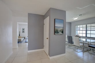 418 SE 4th St in Dania, FL - Building Photo - Building Photo