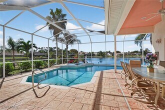 6687 Huntley Ln S in Naples, FL - Foto de edificio - Building Photo