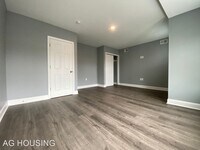 5606 Florence Ave photo'
