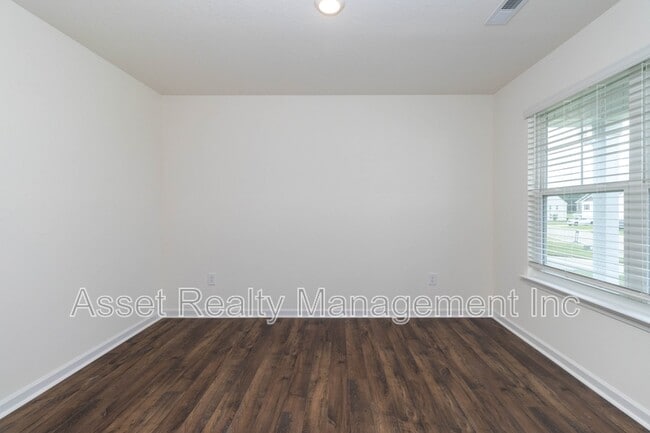 property at 2076 Southwood Cir
