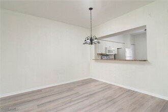 3245 Cypress Glen Way in Naples, FL - Building Photo - Building Photo