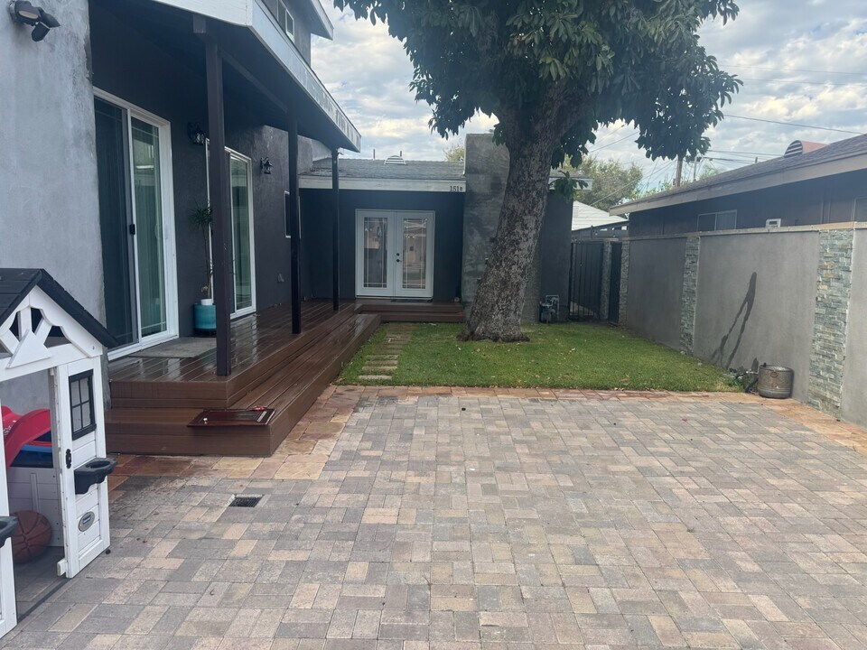 151 W 53rd St, Unit B in Long Beach, CA - Building Photo