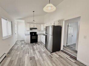 78 Carlton Ave in Mastic, NY - Building Photo - Building Photo