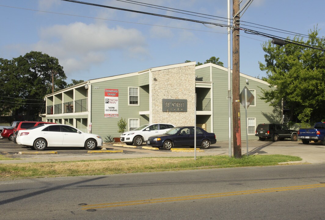 38th Street Lofts in Austin, TX - Building Photo