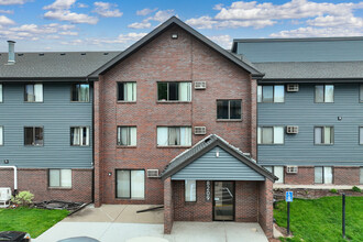 The Commons in Inver Grove Heights, MN - Building Photo - Building Photo