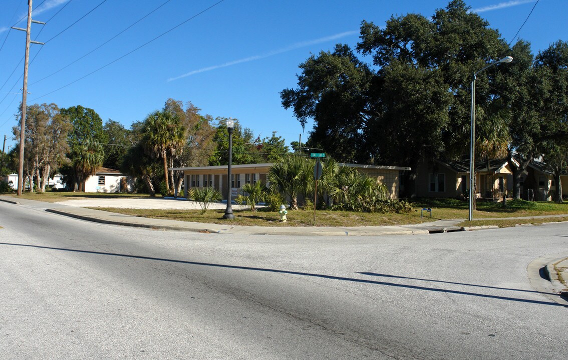 2739 14th Ave S in St. Petersburg, FL - Building Photo