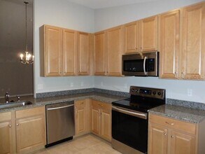 18 Regent Ln in Palm Coast, FL - Building Photo - Building Photo