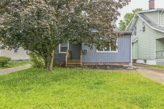 5185 Clement Ave in Maple Heights, OH - Building Photo - Building Photo