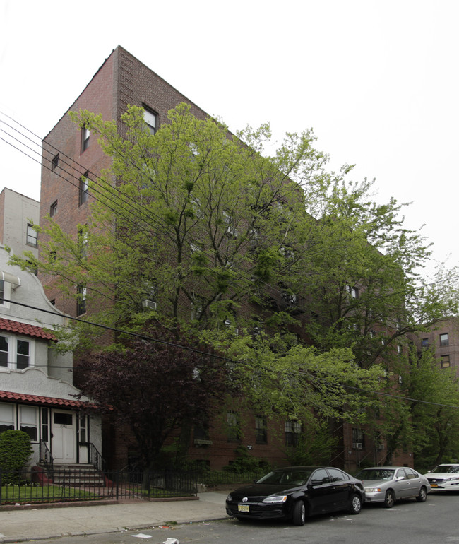 2250 83rd St in Brooklyn, NY - Foto de edificio - Building Photo