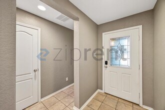 7614 Heavenly Arbor in San Antonio, TX - Foto de edificio - Building Photo