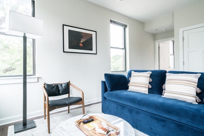 1016 18th Ave S in Nashville, TN - Foto de edificio - Building Photo