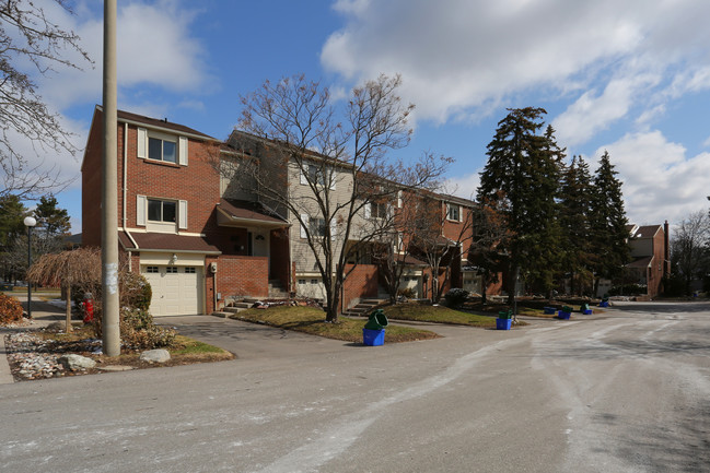 1 Linda Way in Markham, ON - Building Photo - Primary Photo