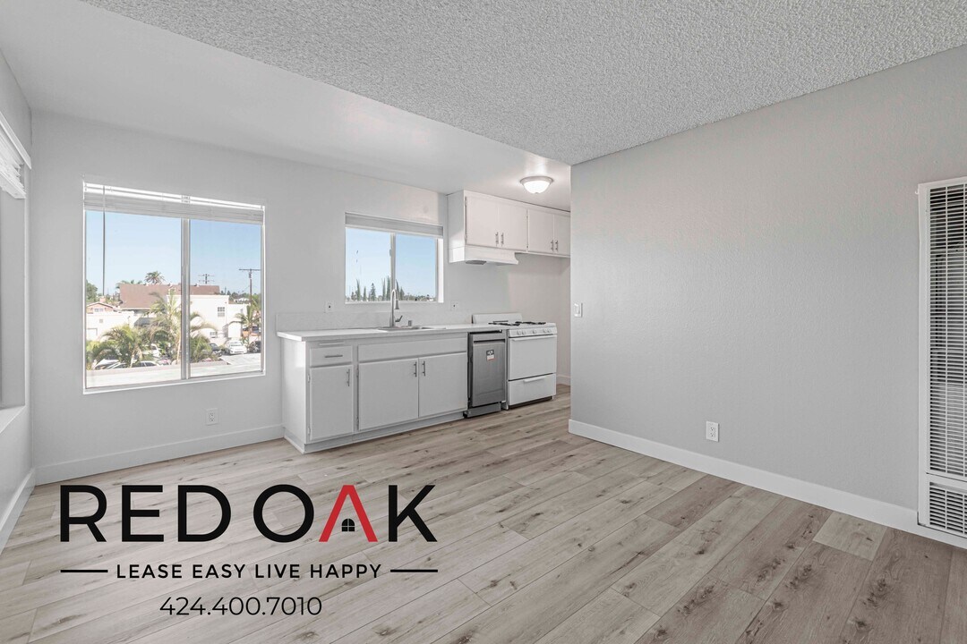 3742 E Fountain St in Long Beach, CA - Building Photo