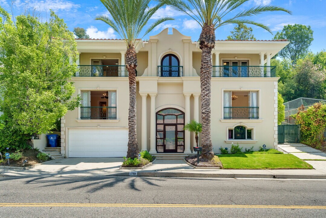 2784 Deep Canyon Dr in Beverly Hills, CA - Building Photo
